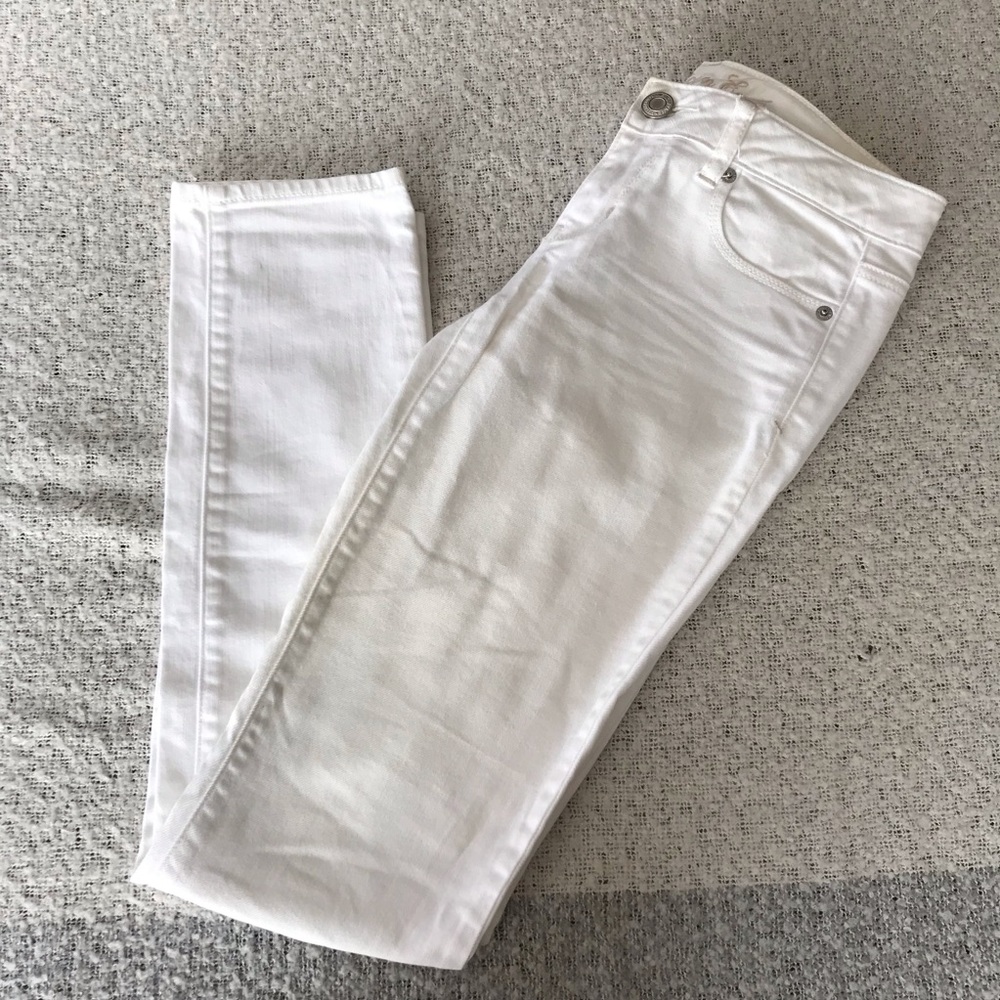 White American Eagle Jeans